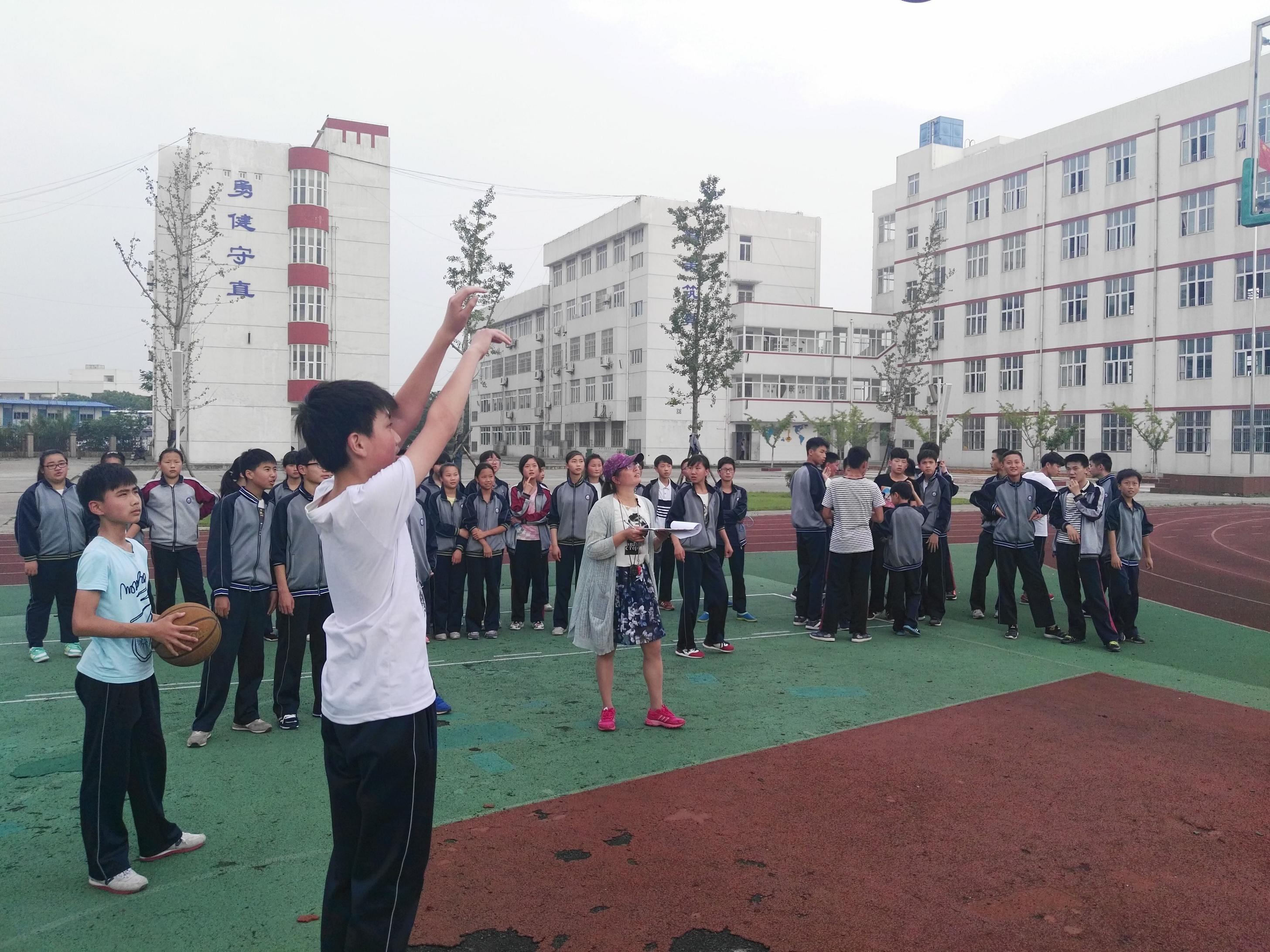 关注健康,积极运动-江宁区秣陵初级中学